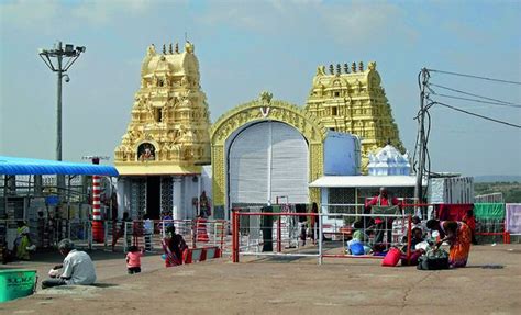 Yadadri Lakshmi Narasimha Swamy Temple Info Timings Photos History