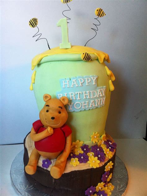 Pooh Bear Cake And Honey Pot By Sweet Treatz Cake Pops Cake Bear Cakes Cake Pops