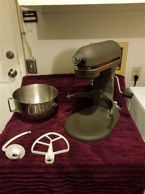 Like most home cooks, i'm obsessed with kitchenaid stand mixers. Kitchenaid standup professional 6 mixer with bowl with 2 ...