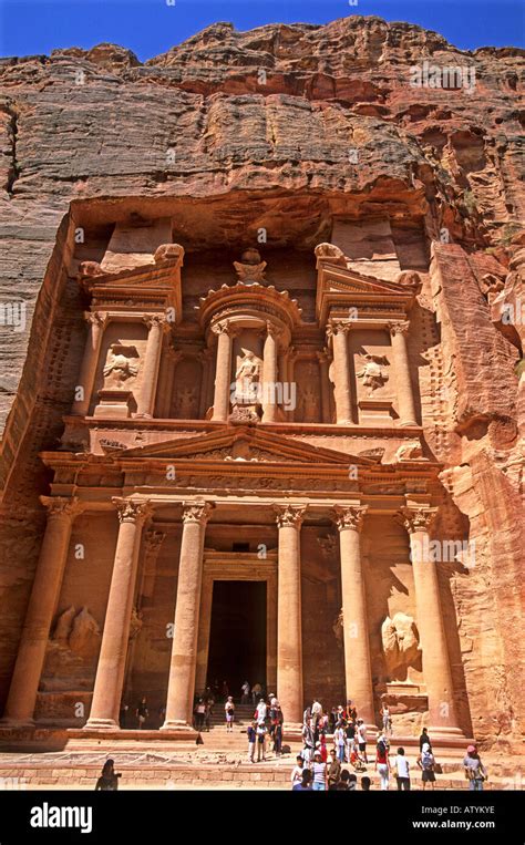 Tesoro Monument Petra Jordan Middle East Stock Photo Alamy