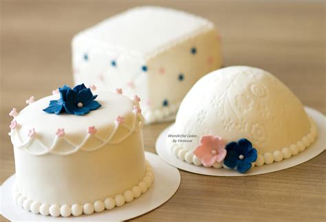 When it comes to making a wedding cake, most people leave it to the professionals. Samples To Taste Different Fillings For A Wedding Cake - CakeCentral.com