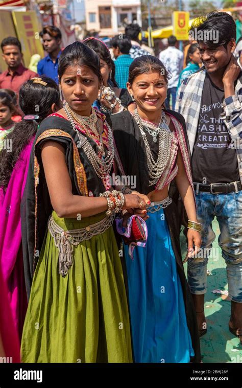 Alirajpur India 9 March 2020 Indian Bhil Tribal Women Wearing Silver