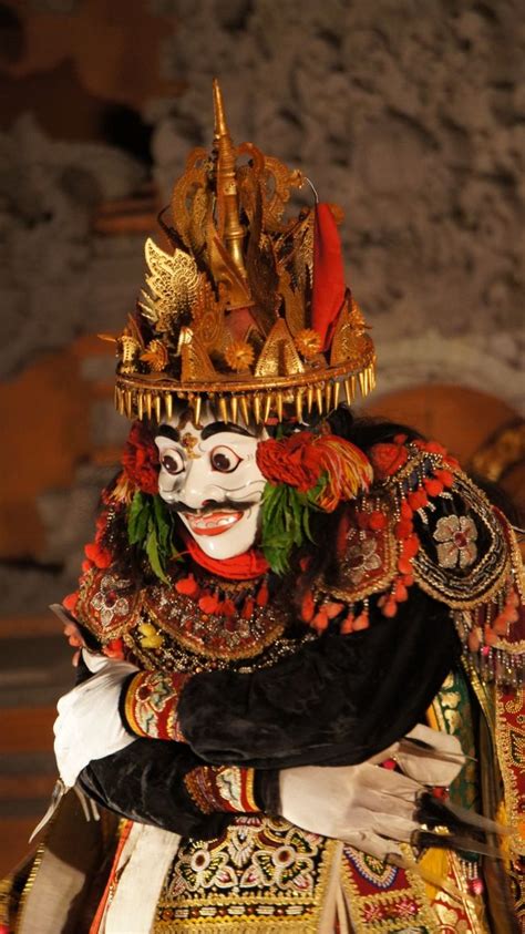『pariwisata Bali（8）ウブド2回目の観劇は王宮のパンチャ・アルタでトゥドゥン・アグン、カフェ・ロータスで晩御飯をいただく
