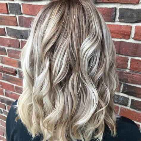Lowlights look gorgeous on any type of blonde, but also on darker tones. 28 Blonde Hair With Lowlights You Have to See in 2020