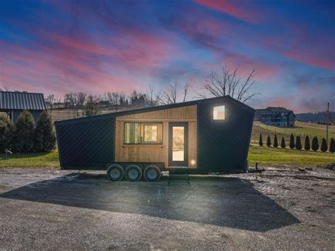 Catalina Tiny House Boasts Gourmet Kitchen And Spa Like Bathroom