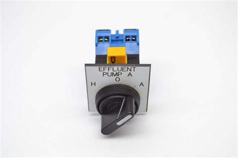 Idec Corp Hw1s3tf20 2 No 1 Mounting 3 Position Selector Switches