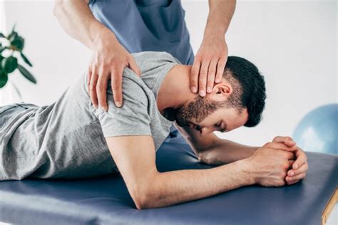 Do Vs Chiropractor What Are The Key Differences