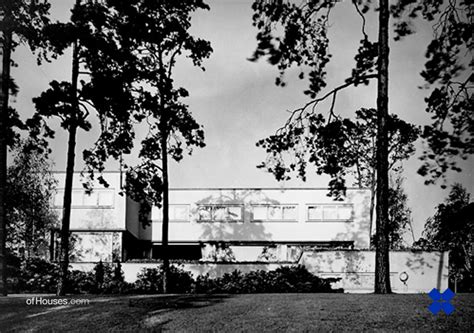Bedeutender bau der neuen sachlichkeit das landhaus am rupenhorn wurde 1929 von den architekten hans und wassili luckhardt und alfons anker in der heerstraße 161 errichtet. : 100. Erich Mendelsohn /// Mendelsohn House /// Am...