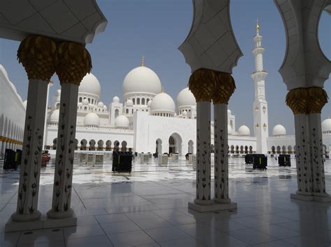 Więc haker specjalnie oznakował ten meczet. Dzieło sztuki - Wielki Meczet w Abu Dhabi