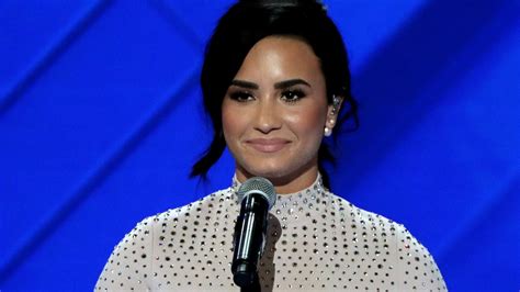 Demi Lovato Promotes Gender Equality Performs Natural Woman At The