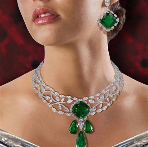 Ladies Luxury Jewelry Beautiful Diamond Necklace