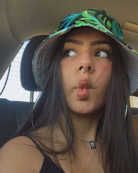 Pin De J U Ju B A 🎀 Em Girls Tumblr Garotas Tumblr Rosto Ideias Para Selfie Meninas Bonitas
