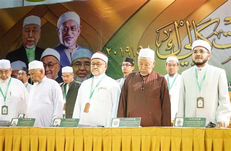 Ulamak pelapis pas desak jpmk tarik balik tindakan. Dr Nik Zawawi ketuai Dewan Ulamak PAS