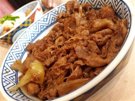 Daging sukiyaki biasanya dijual dalam bentuk irisan tipis dengan sedikit lemak. Resep Daging Yakiniku Yoshinoya / Resep : Yakiniku Beef 99 ...