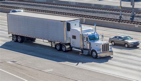 Ltl Trucking Company Ltl Freight Shipping Canada