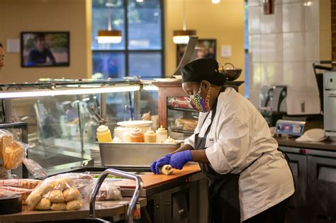 William and Mary Dining Workers win their Union with Sodexo | Flat Hat News