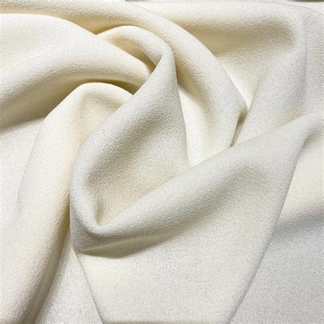 Ivory Crepe 100 Wool Fabric — Tissus En Ligne