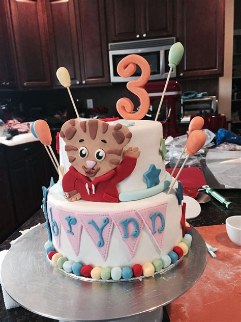 Daniel Tigers Neighborhood Cake Cake Cake Creations Cake Design