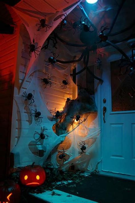 58 Cool Halloween Front Door Decor Ideas Digsdigs