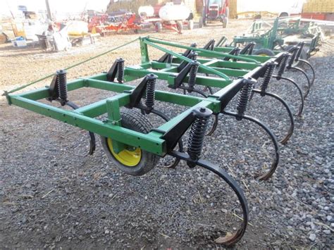 16 John Deere 610 Chisel Plow Musser Bros Inc