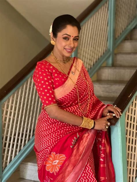 Anupamaa Star Rupali Ganguly Is A True Beauty In Indian Outfits Even In