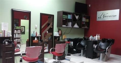 Le salon de coiffure lj propose aux femmes et aux hommes des prestations de coiffage de qualité, en accord notre salon de coiffure utilise des colorations végétales pour couvrir vos cheveux blancs et redonner de salon lj. Le Salon Navarro Haute Coiffure & Esthétique sur la rue ...
