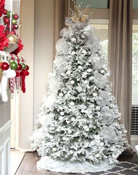 30 Creative White Christmas Tree Decorating Ideas