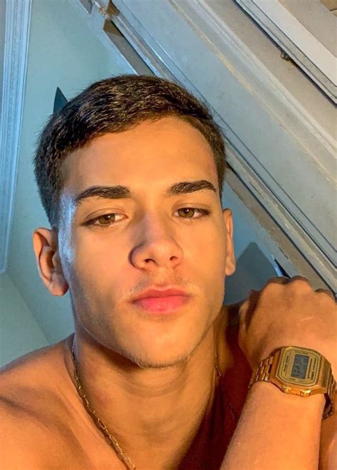 those brows rapazes bonitos homens com cabelos encaracolados garotos sensuais