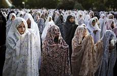 veils muslims chador convert kind robe cloak niqab