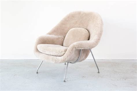 A early production womb chair designed by eero saarinen. Saarinen Mid-Century Modern Womb Chair by Knoll ...