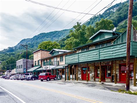 What Makes Lake Lure And Chimney Rock The Best Small Towns In North