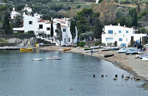 Where is hotel port lligat located? Port Lligat, casa -museo Dalí - Picture of Dali Museum ...