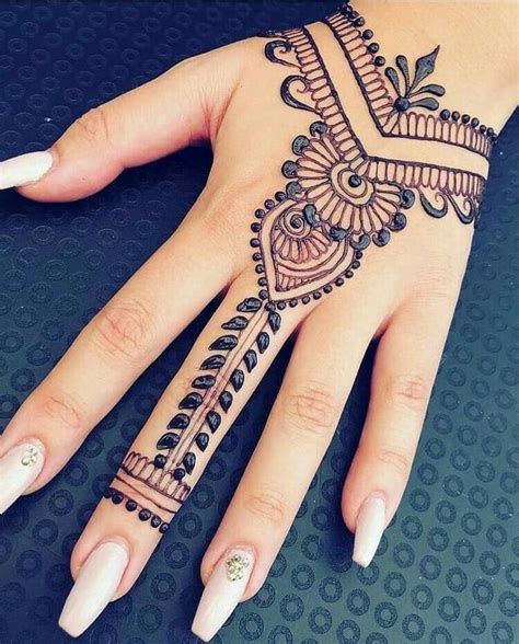 17 Beautiful Henna Designs In 2020 Henna Tattoo Hand Henna Tattoo
