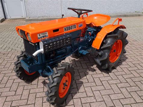 Kubota B7000 4wd • Vm Service