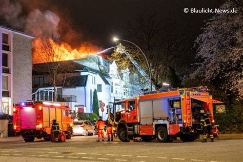 Brennt Hamburger Stadtvilla Wind Facht Flammen An
