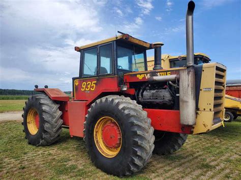 Sold 1980 Versatile 935 Tractors 300 To 424 Hp Tractor Zoom