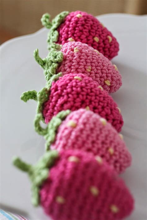 Free Crochet Strawberry Pattern Web For This Strawberry Applique You