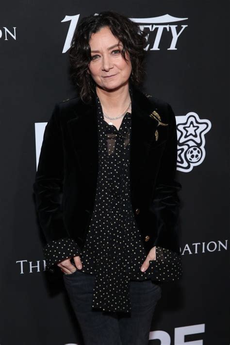 Sara Gilbert Says Drew Barrymore Was Her ‘first Girl Kiss’
