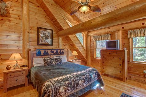 Chief Big Log Cabin 2 Bd Sevierville Tn Vacation Rental Vacasa