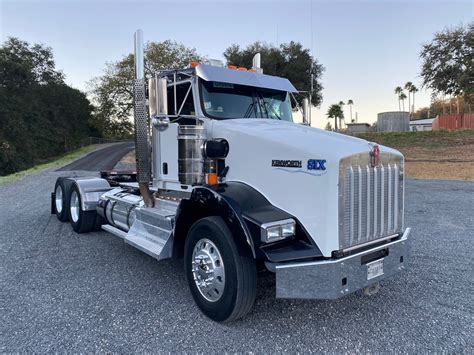2013 Kenworth T800 Day Cab With A Wet Kit