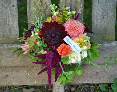 You cannot imagine wedding decoration without wedding flowers. Wedding Flowers from Springwell: October 2014