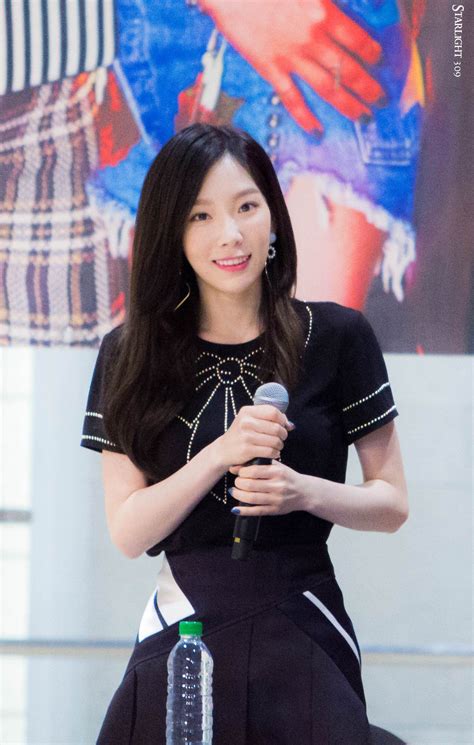 170811 Taeyeon Holiday Night Fansign Girls Generation Taeyeon Snsd Taeyeon