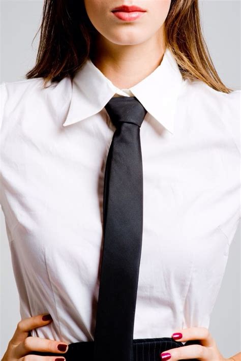 Spice Up Your Uniform With A Cute Simple Tie Vestiti