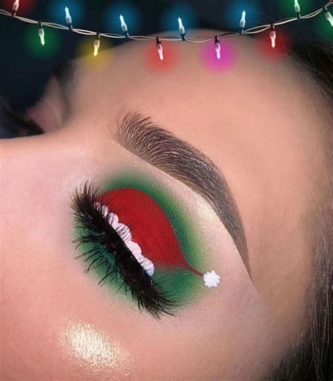 30 Charming Christmas Makeup Ideas To Make You Look Perfect