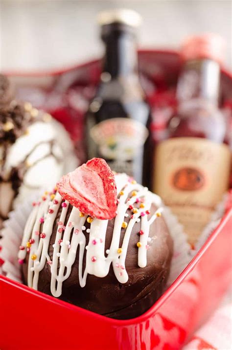 Boozy Hot Cocoa Bomb Valentine Gift Idea