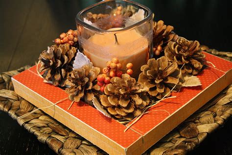 On thanksgiving, our families and friends came together and celebrated with a fancy dinner. A feast for the eyes!: Thanksgiving dinner table decorations