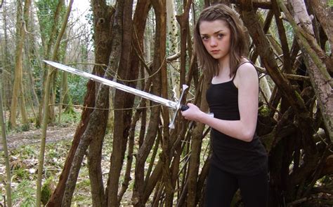 Actress Game Of Thrones Tv Series Arya Stark Swords Maisie Williams