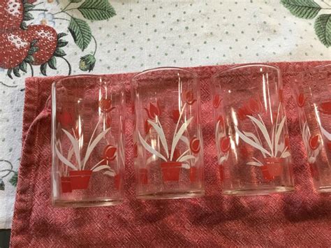 Vintage Juice Glasses Set Of Red Tulip Pattern Tulip Design Etsy