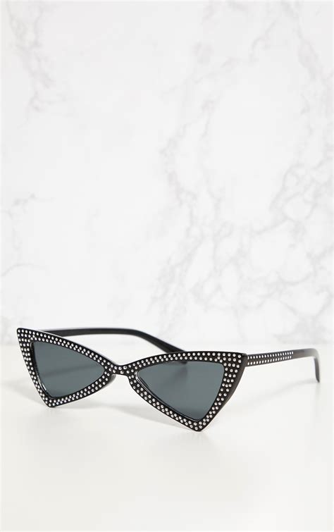 black diamante triangle sunglasses prettylittlething