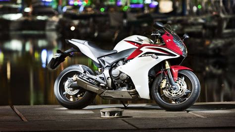 White And Red Sports Bike Honda Honda Cbr Motorcycle Hd Wallpaper